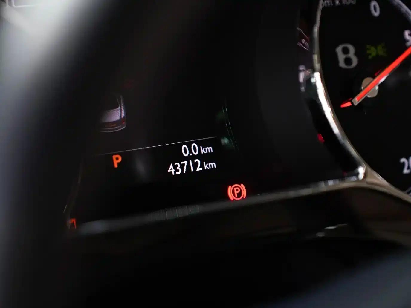 2013 Mulsanne 6.8T Mulliner Special Edition — миниатюра 22