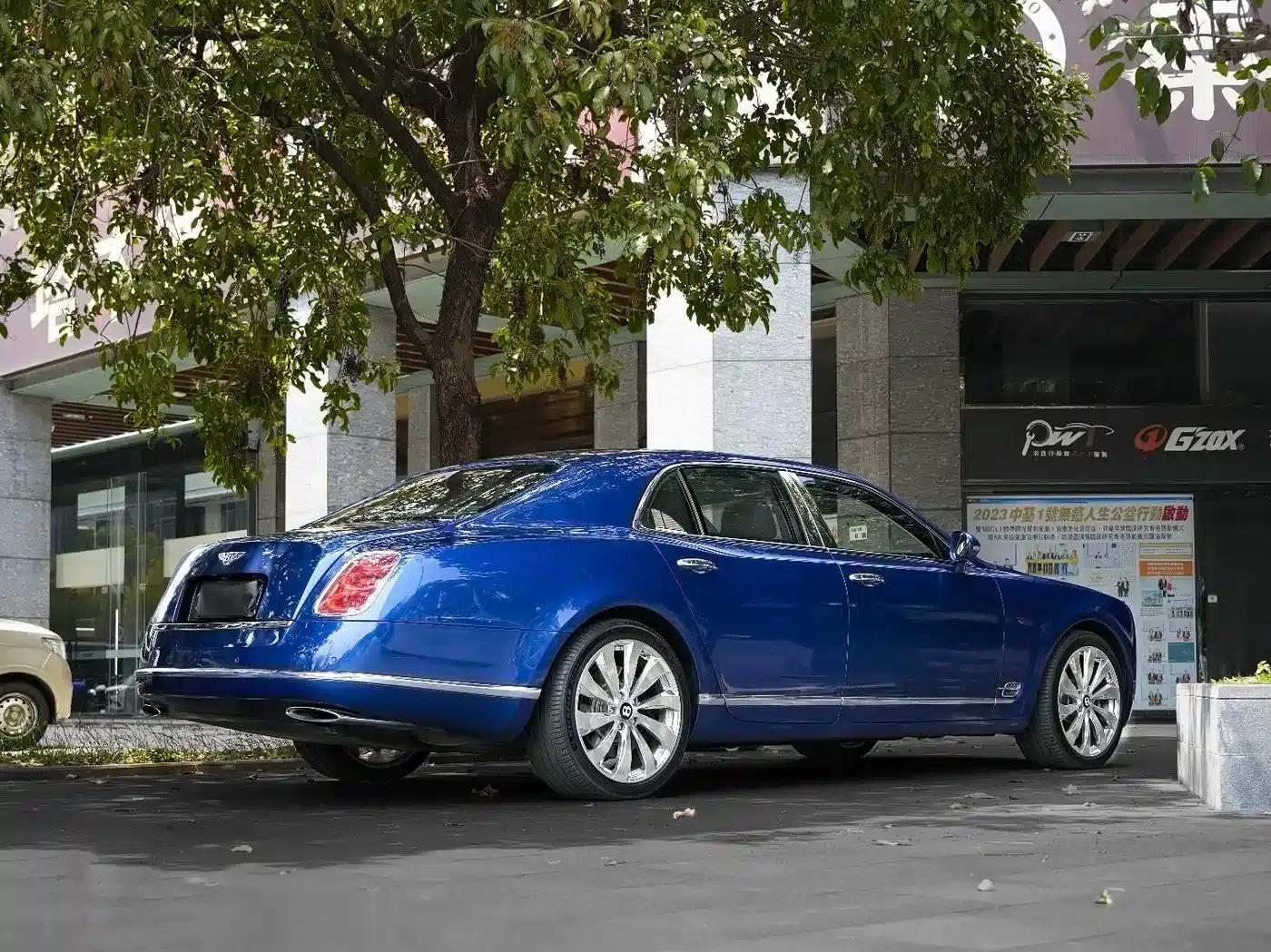 2013 Mulsanne 6.8T Mulliner Special Edition — миниатюра 8