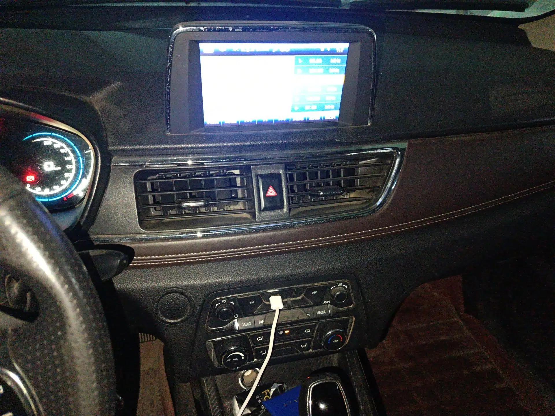 Dongfeng Fengon 370 2018 S370 1.5L CVT Luxury 7-Seater — миниатюра 10