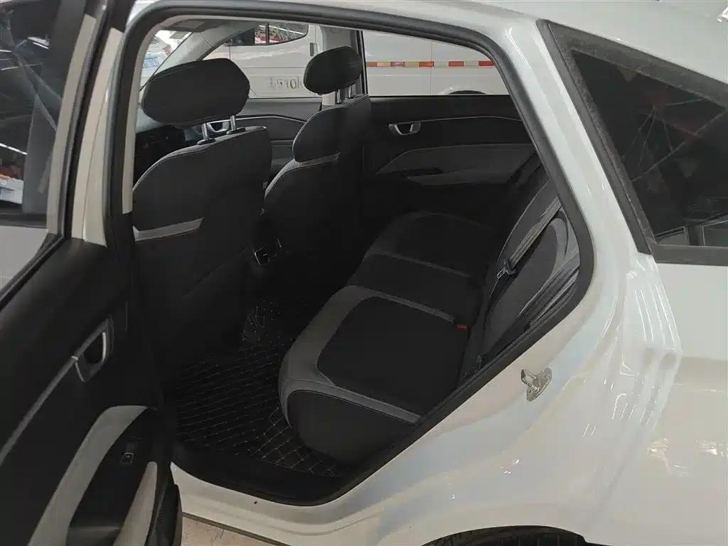 Baojun RC-6 2019 1.5T CVT 24-Hour Online Elite Edition — миниатюра 13