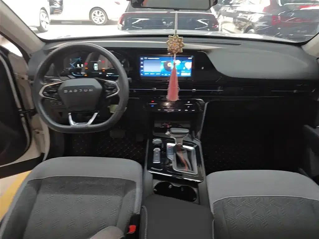Baojun RC-6 2019 1.5T CVT 24-Hour Online Elite Edition — миниатюра 6