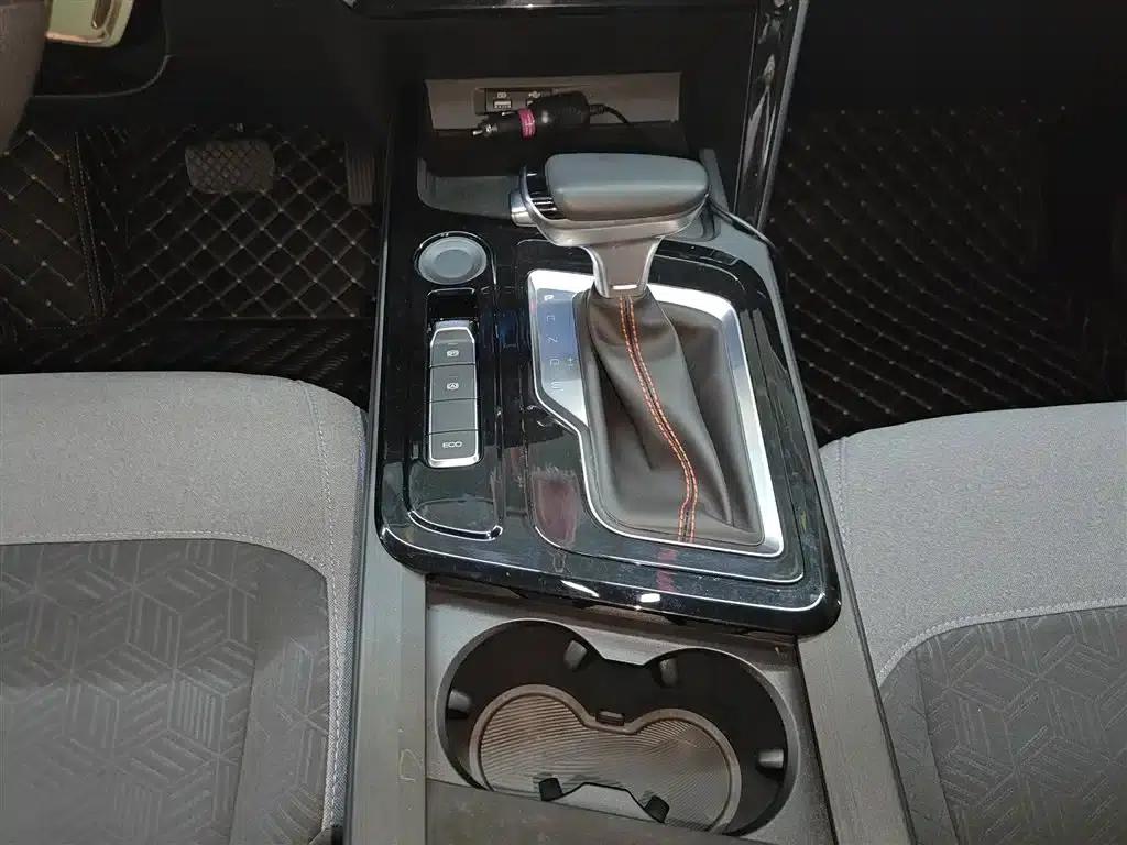Baojun RC-6 2019 1.5T CVT 24-Hour Online Elite Edition — миниатюра 10
