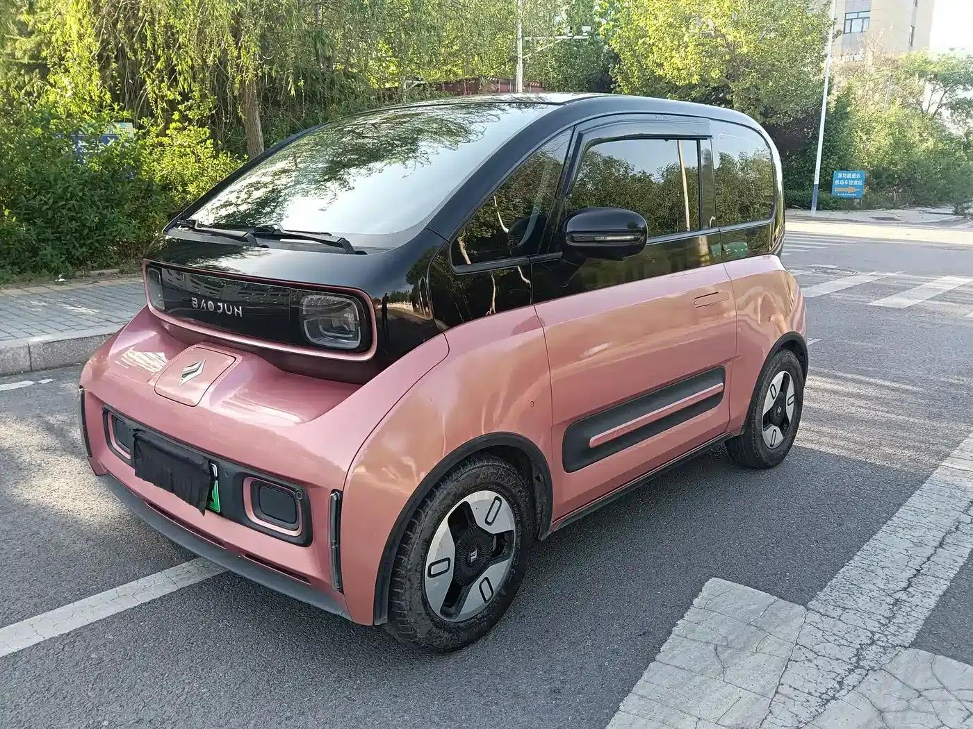 Baojun E300 2020 Plus Interstellar Future Edition — миниатюра 1