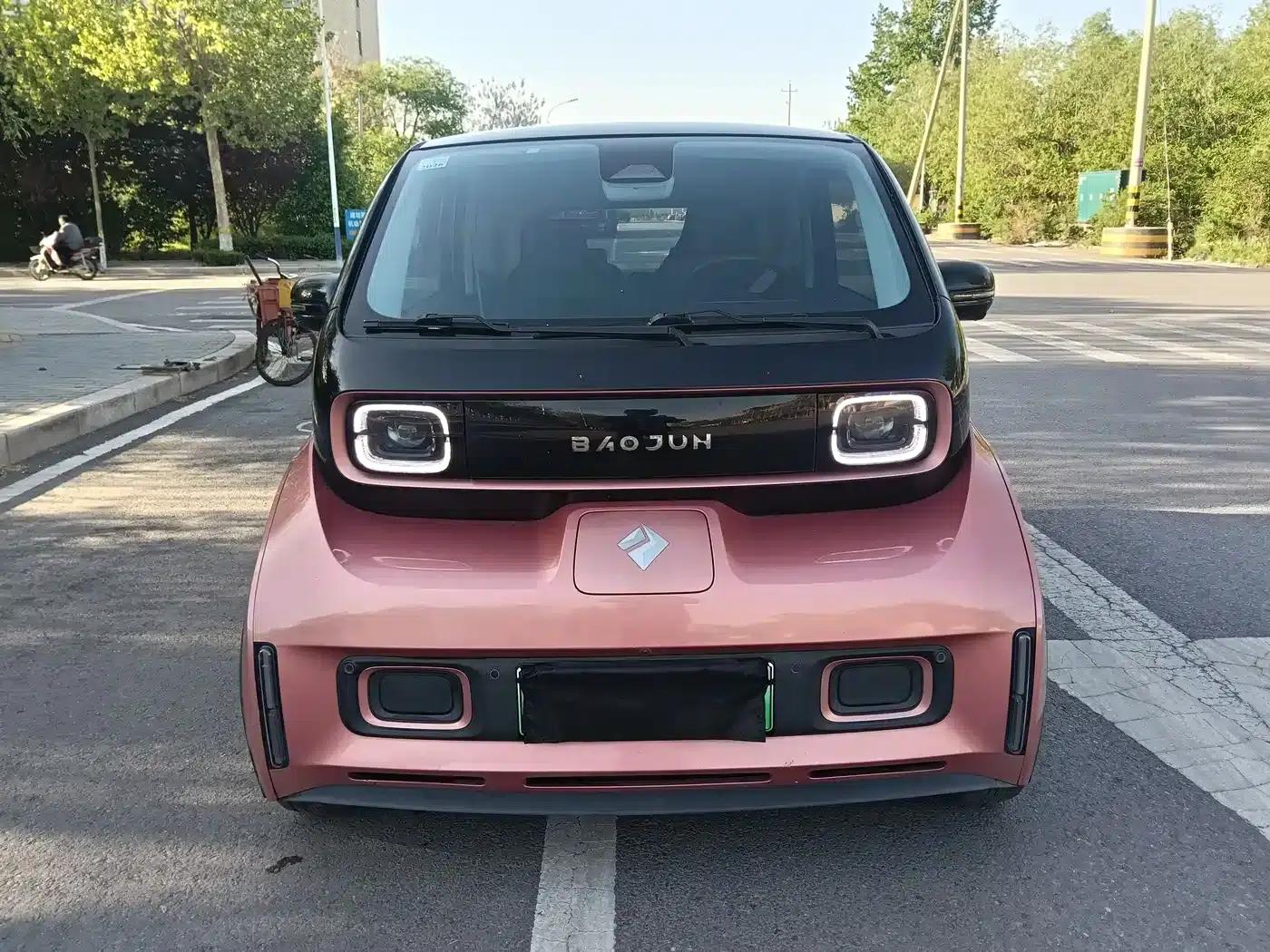 Baojun E300 2020 Plus Interstellar Future Edition — миниатюра 2