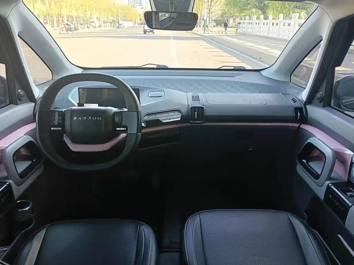 Baojun E300 2020 Plus Interstellar Future Edition — миниатюра 11