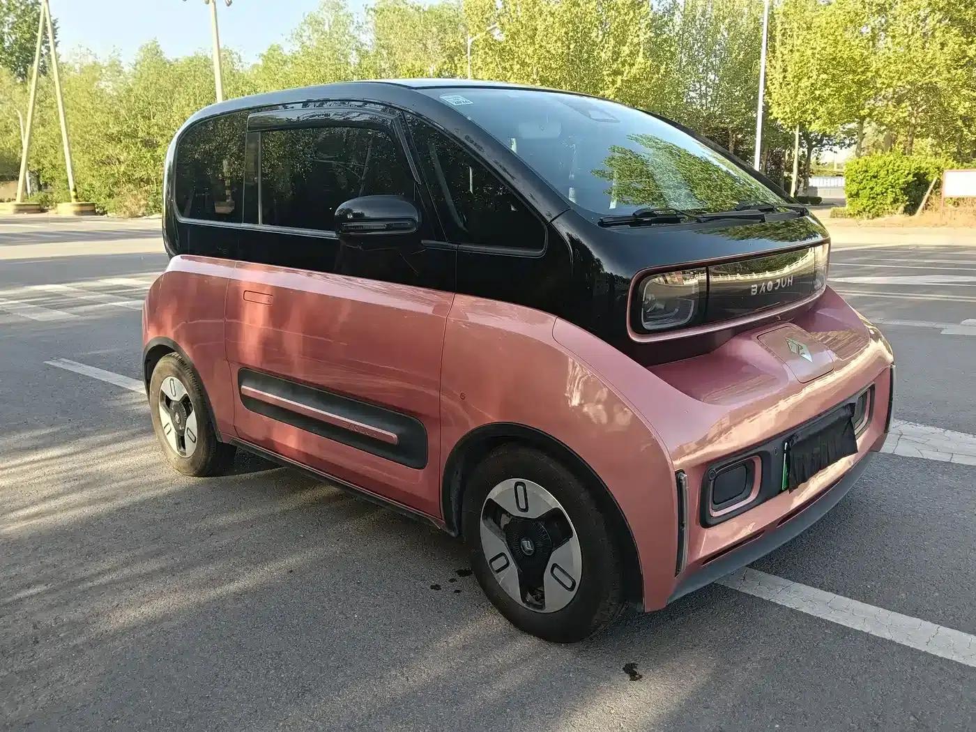 Baojun E300 2020 Plus Interstellar Future Edition — миниатюра 3