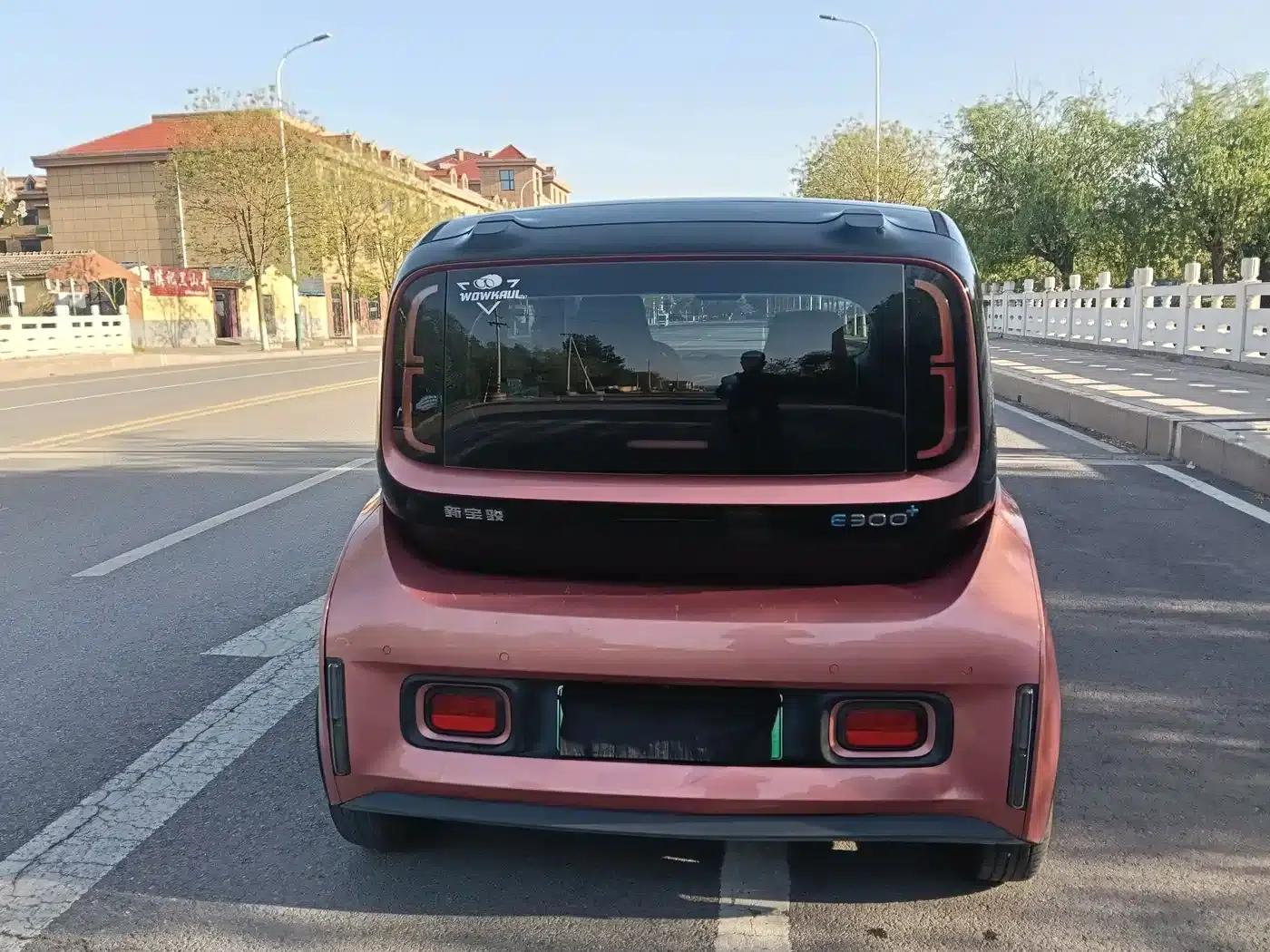 Baojun E300 2020 Plus Interstellar Future Edition — миниатюра 6