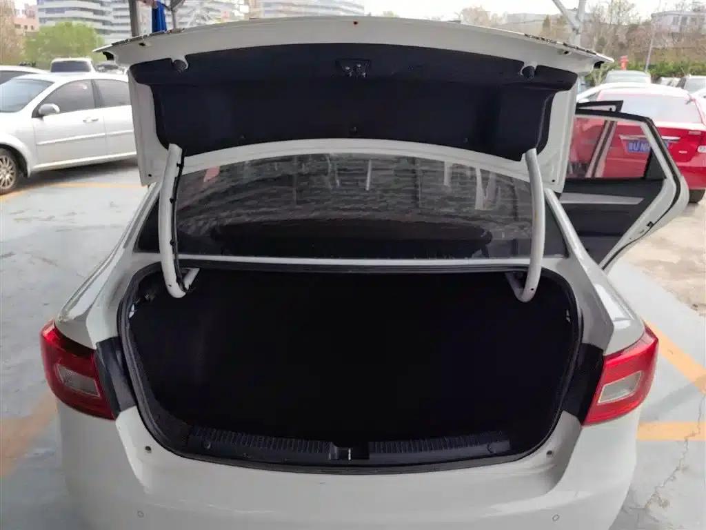 Besturn B30 2016 1.6L Automatic Luxury Edition — миниатюра 19