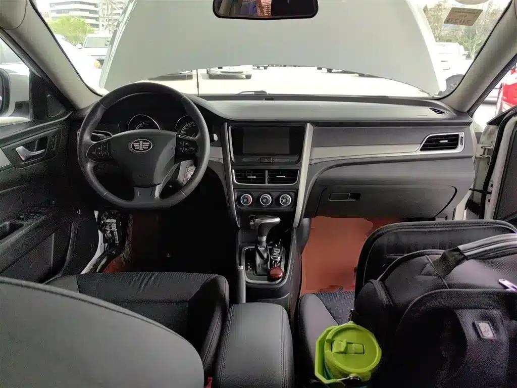 Besturn B30 2016 1.6L Automatic Luxury Edition — миниатюра 10
