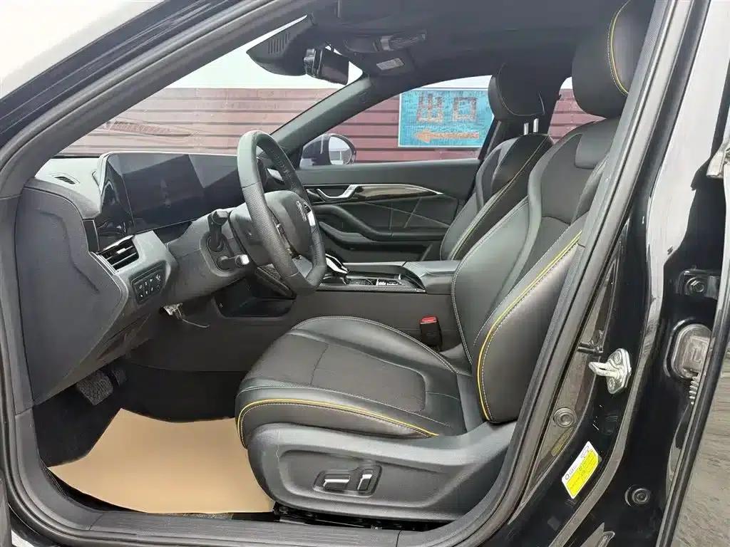 Bestune B70S 2022 1.5T Smart and Trendy Commander — миниатюра 11