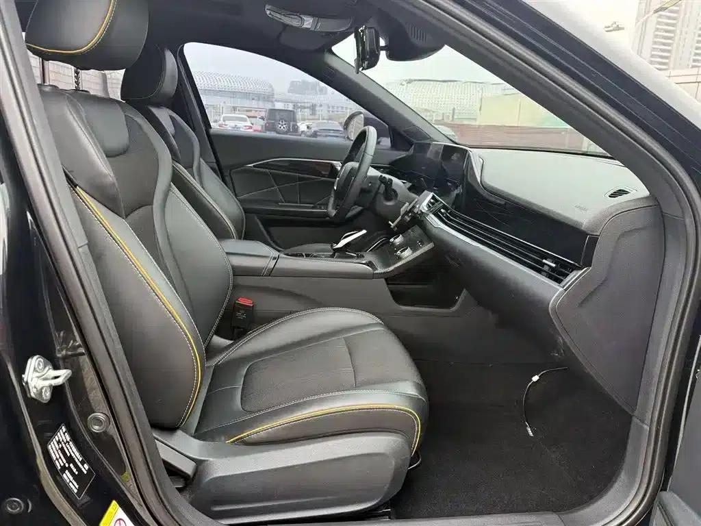 Bestune B70S 2022 1.5T Smart and Trendy Commander — миниатюра 12