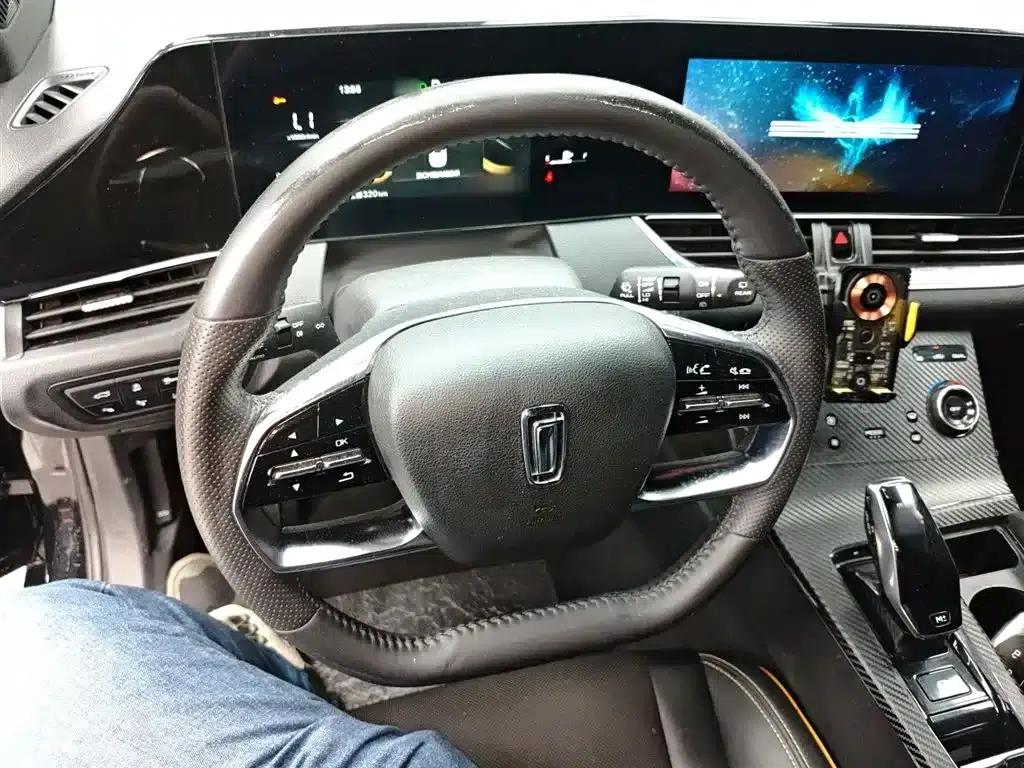 Bestune B70S 2022 1.5T Smart and Trendy Commander — миниатюра 3