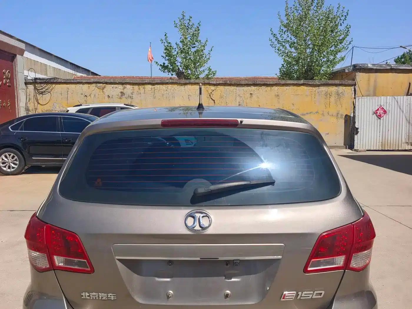 Beijing Automotive E-Series 2013 Hatchback 1.5L Manual Comfort Edition — миниатюра 3