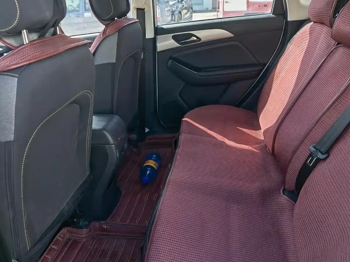 Beijing X3 2019 1.5T CVT Glory Edition — миниатюра 8