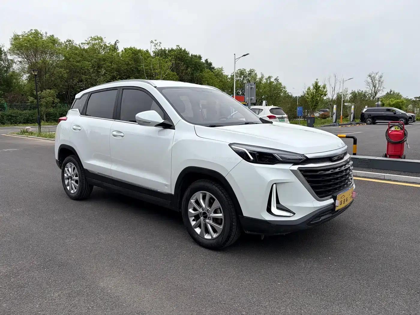 Beijing X3 2019 1.5T Manual Glory Edition — миниатюра 3