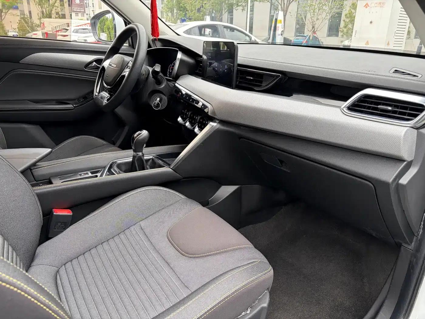 Beijing X3 2019 1.5T Manual Glory Edition — миниатюра 4
