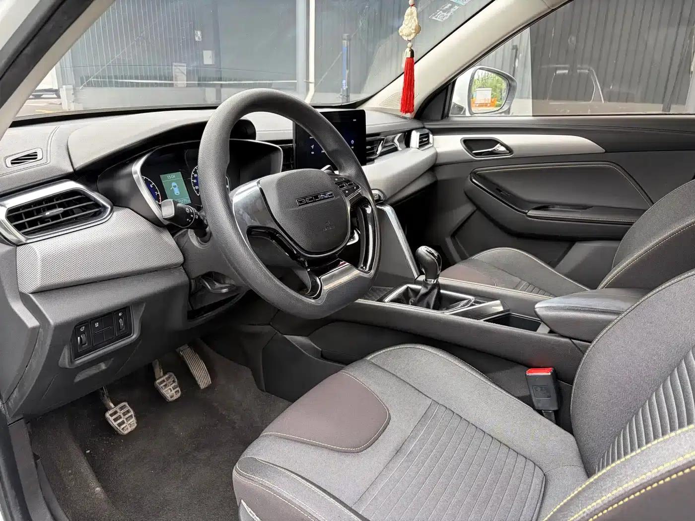 Beijing X3 2019 1.5T Manual Glory Edition — миниатюра 6