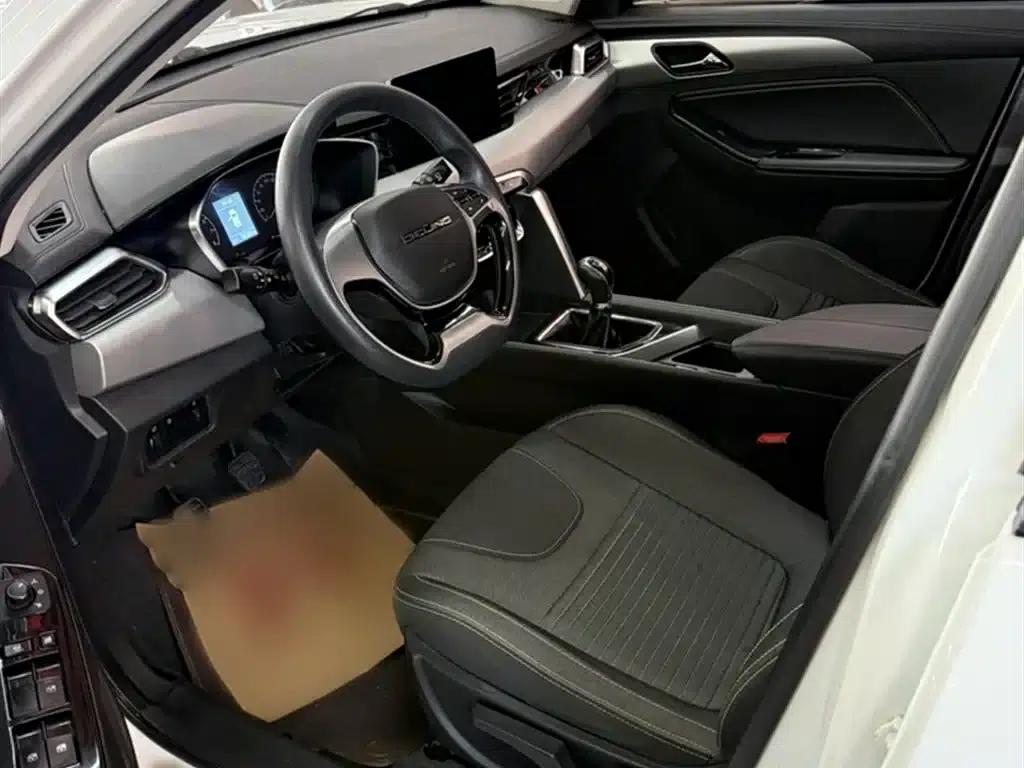 Beijing X3 2019 1.5T Manual Glory Edition — миниатюра 9