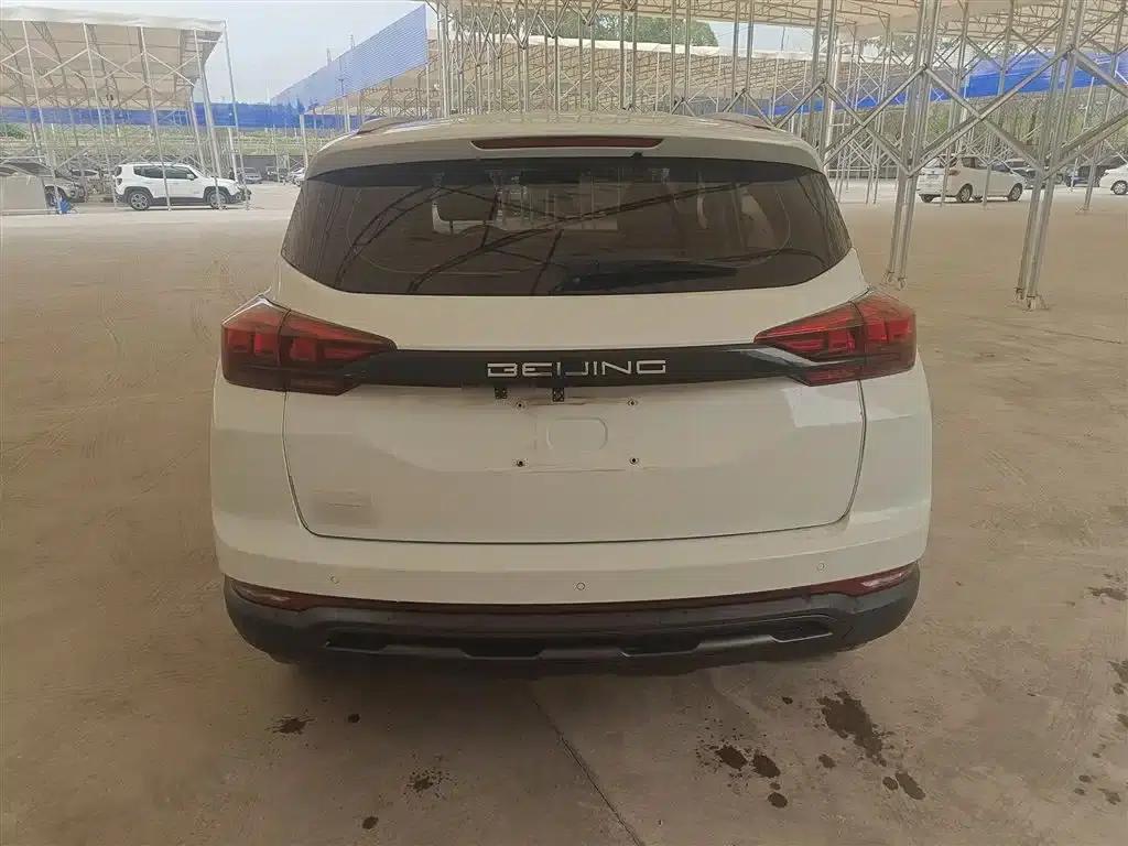 Beijing X3 2021 1.5T CVT Glory Edition — миниатюра 4