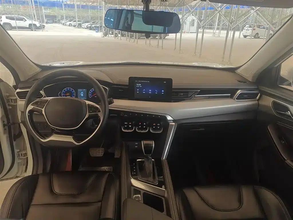Beijing X3 2021 1.5T CVT Glory Edition — миниатюра 6
