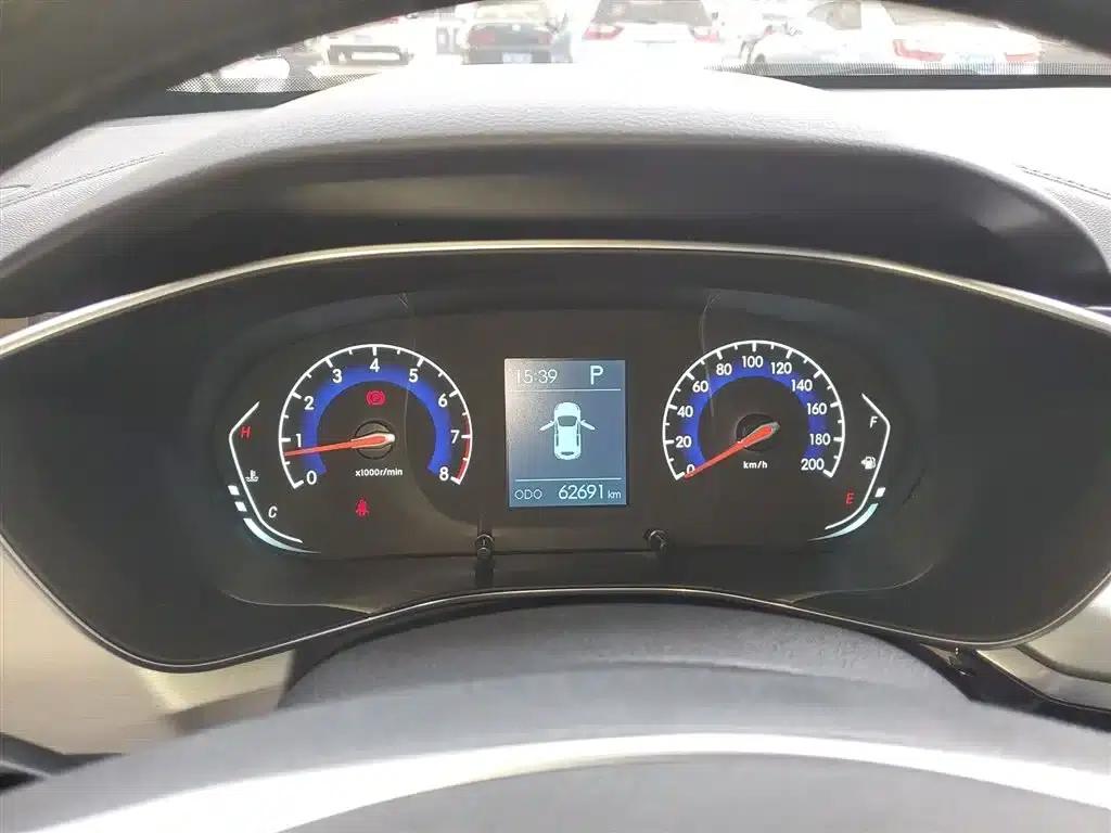 Beijing X3 2021 1.5T CVT Glory Edition — миниатюра 8