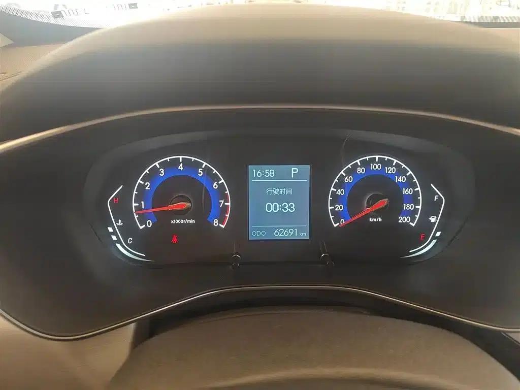 Beijing X3 2021 1.5T CVT Glory Edition — миниатюра 9