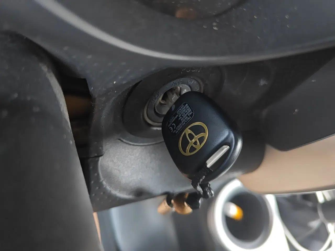 Toyota FJ Cruiser 2013 4.0L — миниатюра 9