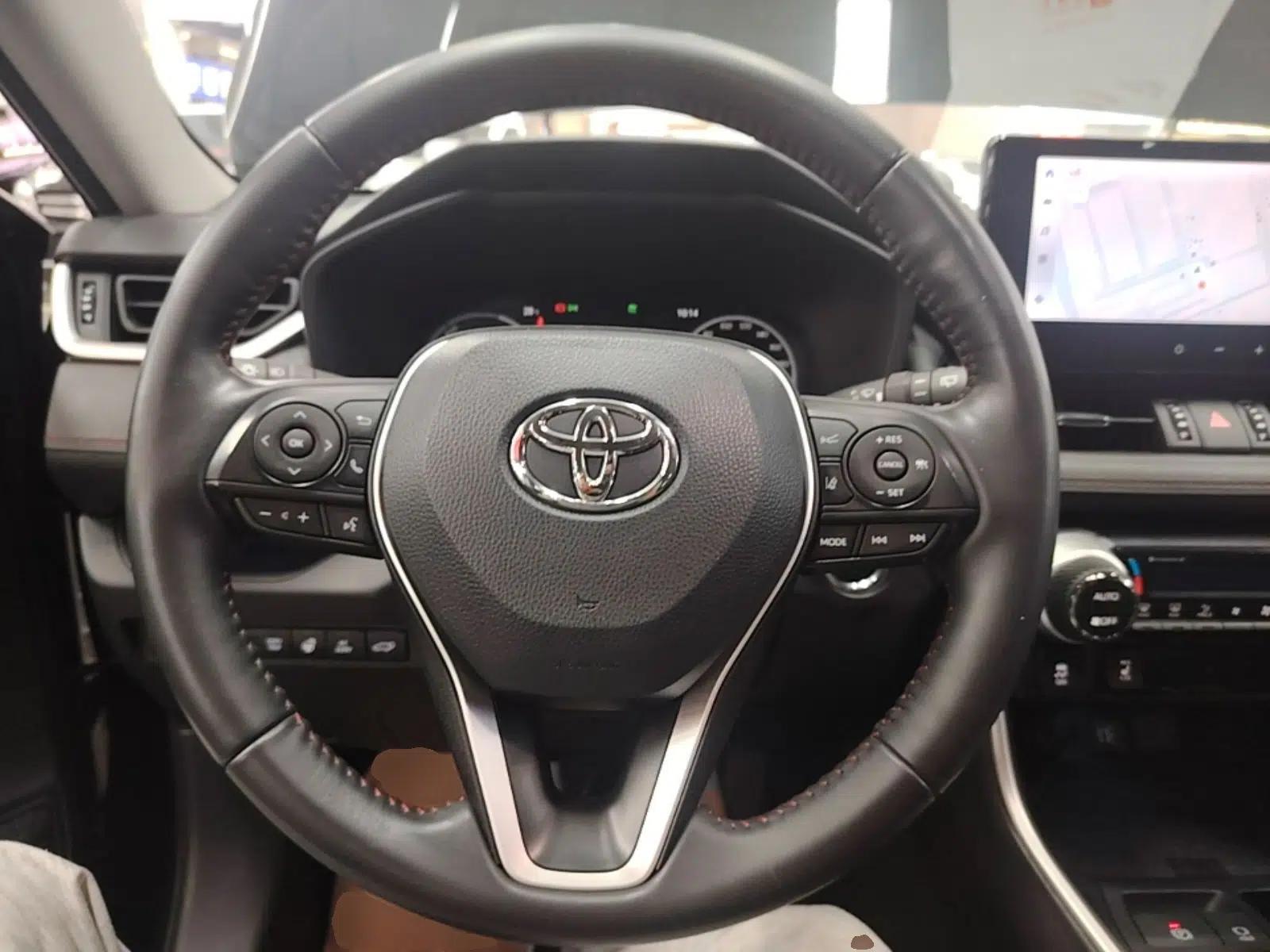 Toyota Wildlander New Energy 2023 High-Performance Edition 2.5L Four-Wheel Drive GT Version — миниатюра 14