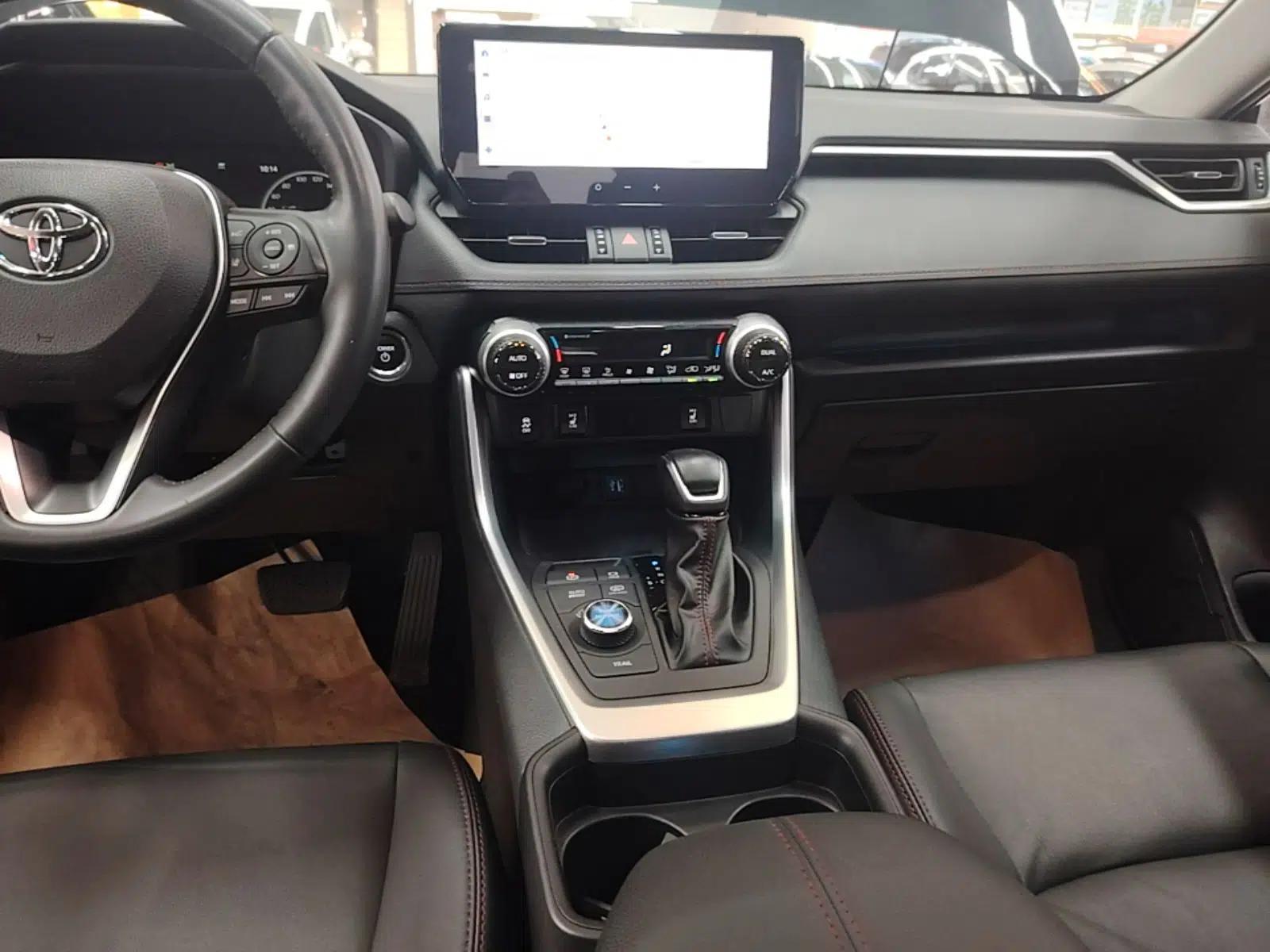 Toyota Wildlander New Energy 2023 High-Performance Edition 2.5L Four-Wheel Drive GT Version — миниатюра 16