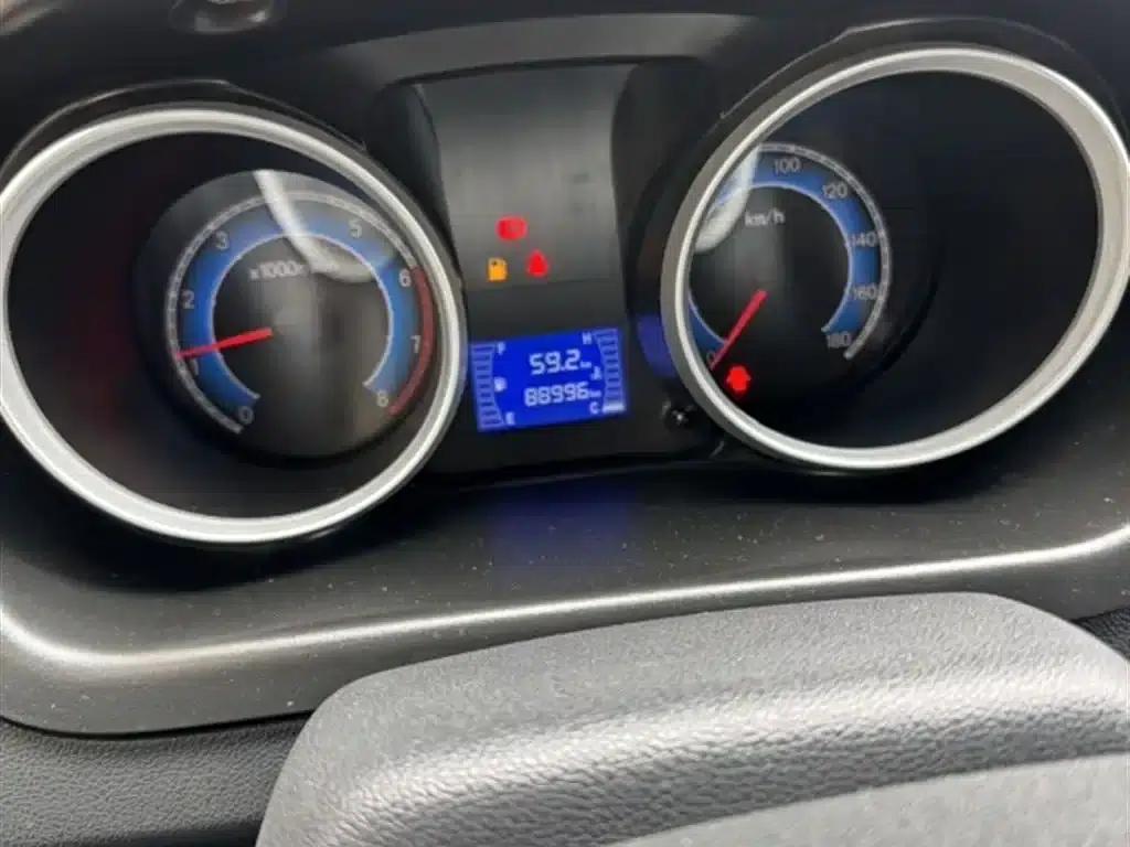 Changan Ruixing M80 2018 1.5L Facelift Comfort CNG Van with Flat Top and Hatchback 4G15S — миниатюра 6