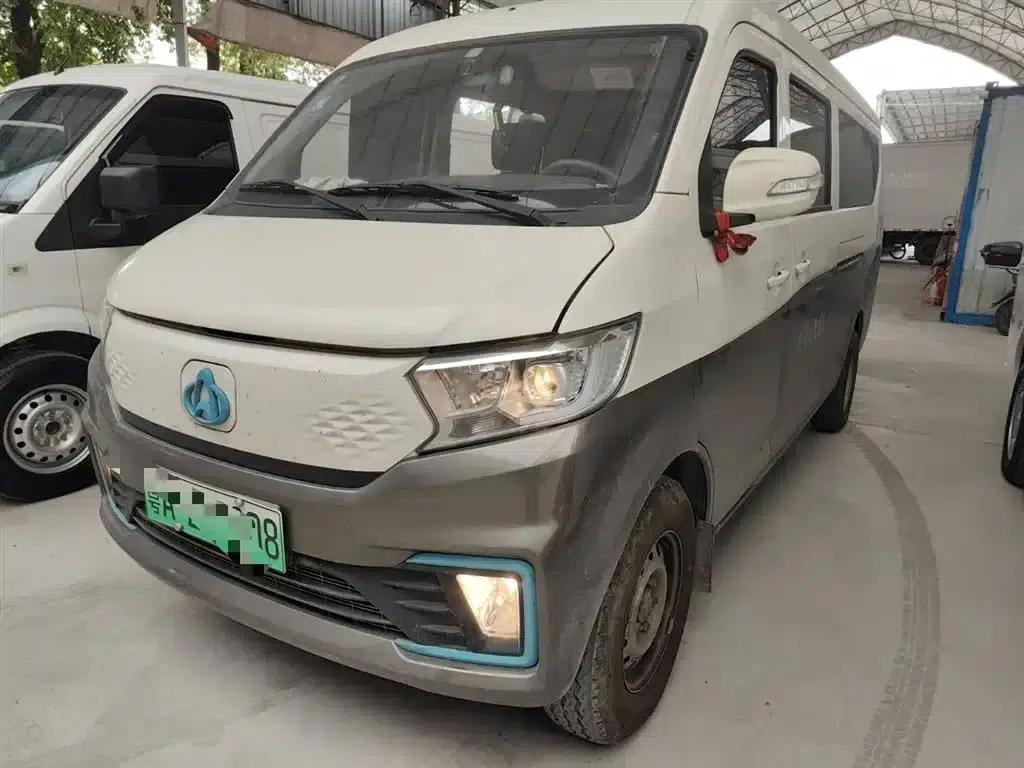 Crossstar V7 EV 2024 Model, 316km/h, Luxury 7-Seater with Double Doors — миниатюра 2