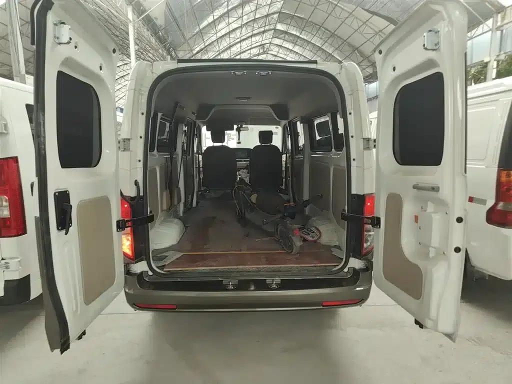 Crossstar V7 EV 2024 Model, 316km/h, Luxury 7-Seater with Double Doors — миниатюра 15