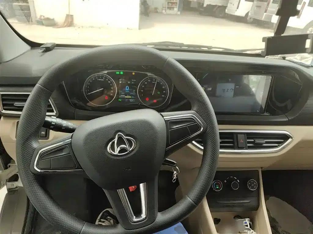 Crossstar V7 EV 2024 Model, 316km/h, Luxury 7-Seater with Double Doors — миниатюра 6