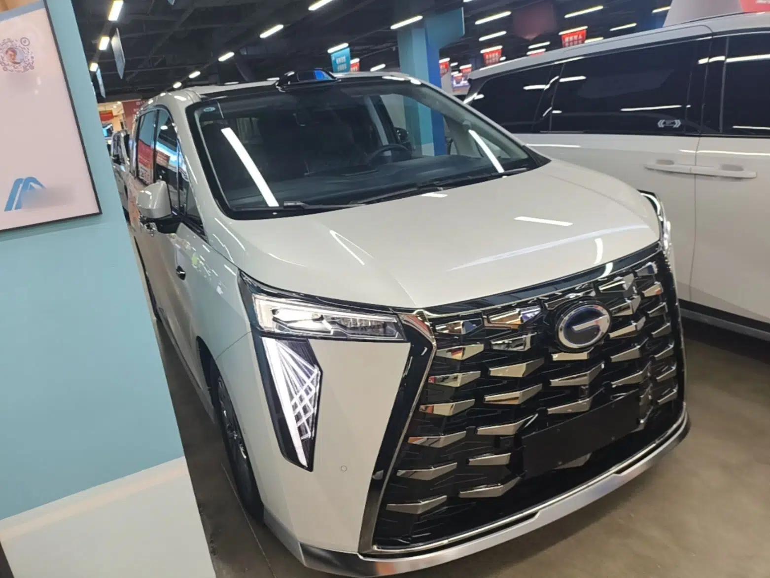 GAC Trumpchi Xiangwang M8 2025 Kunkun Series Ultra First-Class Cabin — миниатюра 3
