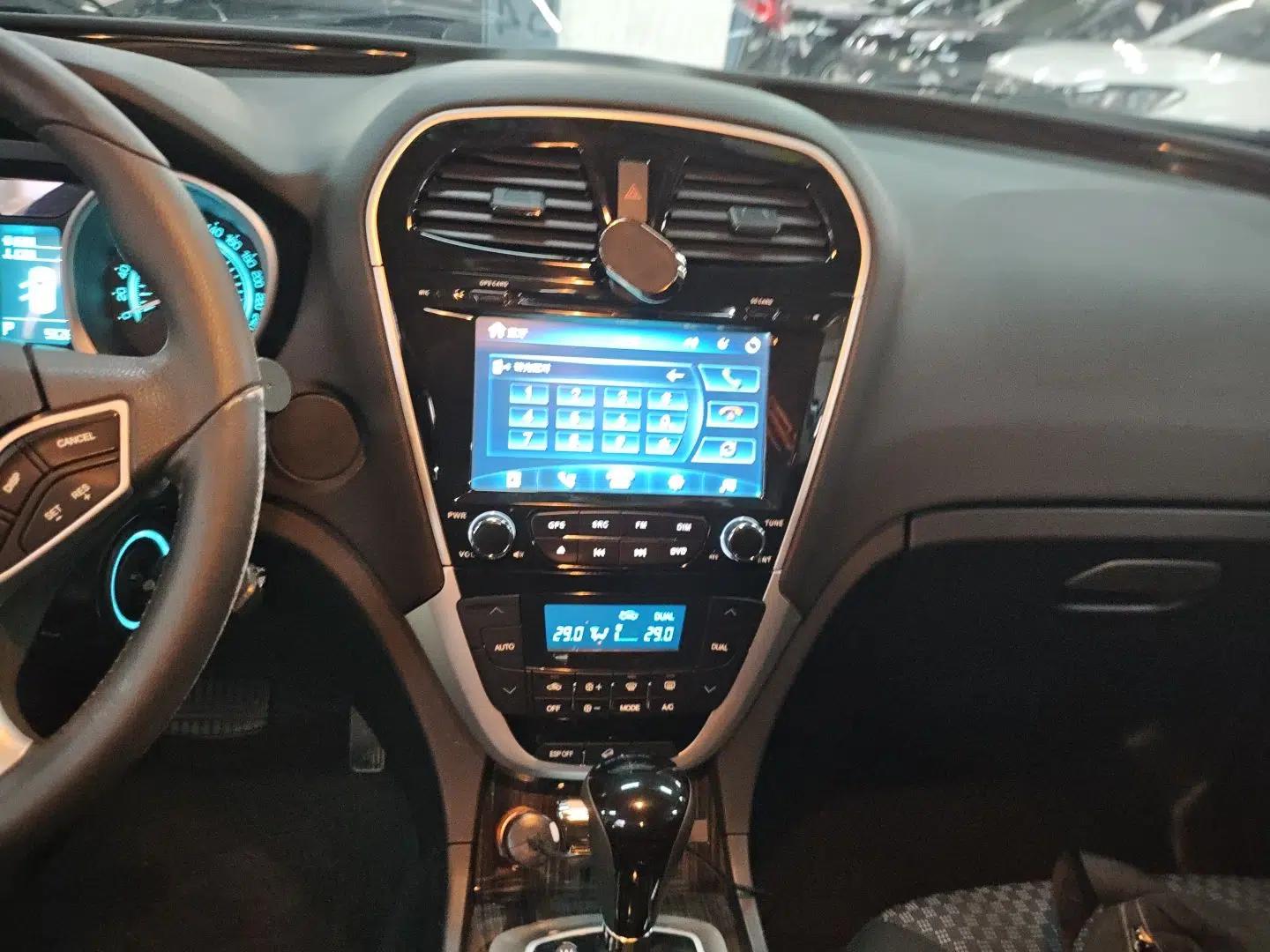 GAC Trumpchi GS5 Super 2015 2.0L Automatic Two-Wheel Drive Comfort Edition — миниатюра 16