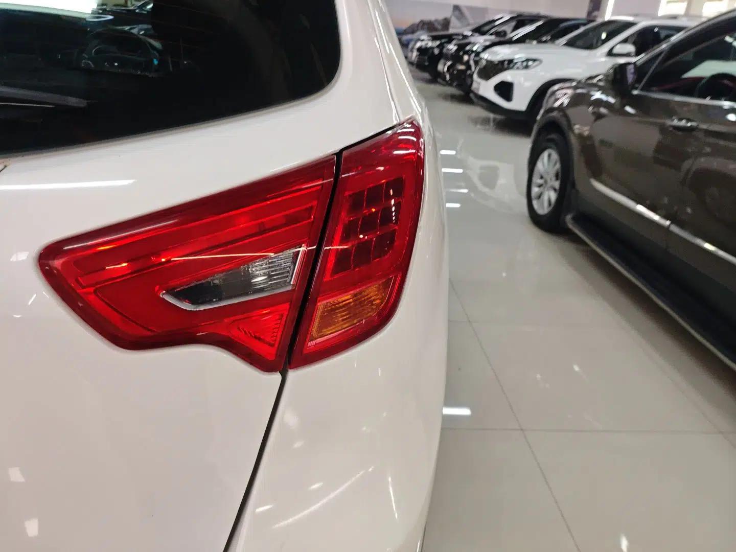 GAC Trumpchi GS5 Super 2015 2.0L Automatic Two-Wheel Drive Comfort Edition — миниатюра 7