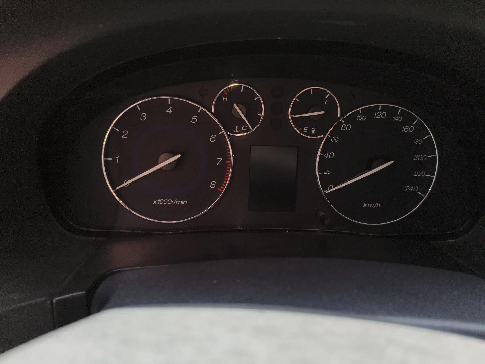 GAC Trumpchi GA5 2011 2.0L Manual Elite Edition — миниатюра 12