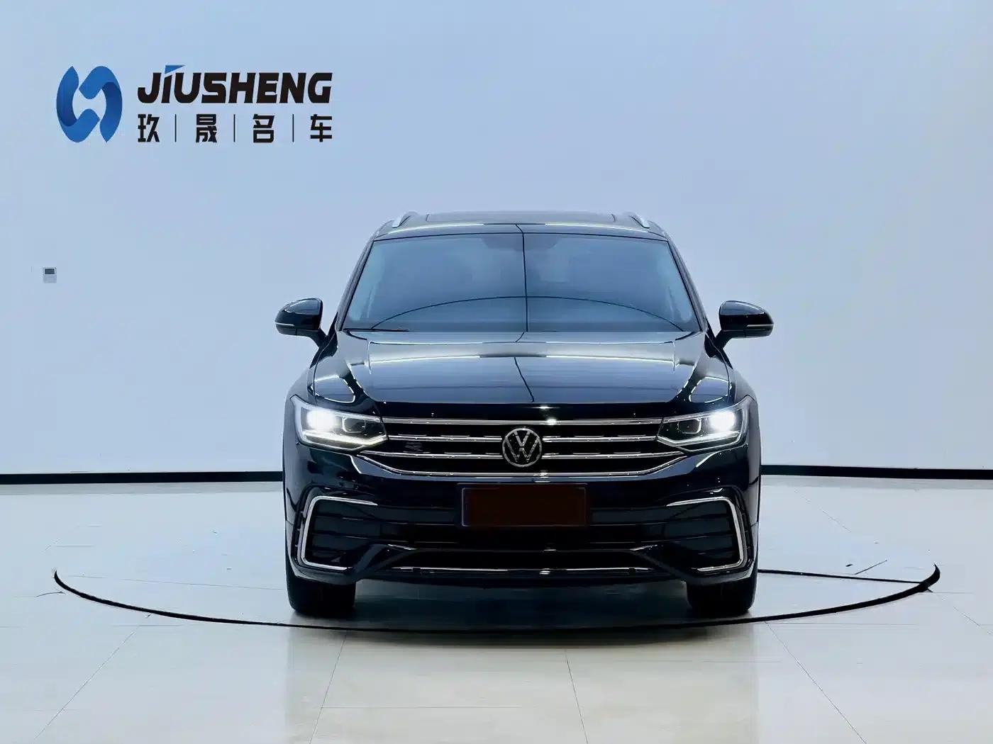 Tiguan X 2022 330TSI 2WD Premium Edition — миниатюра 2