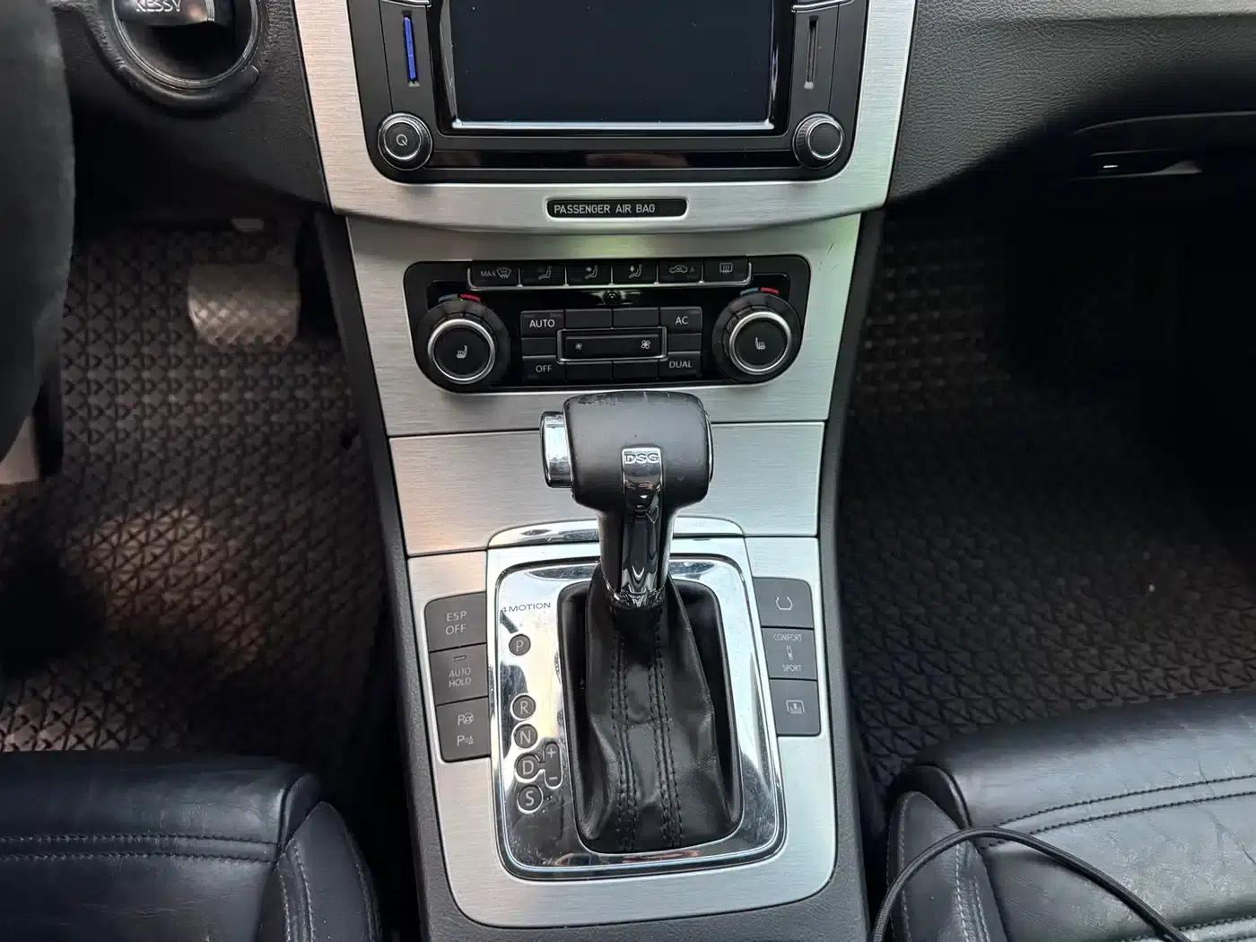 Volkswagen CC 2009 3.6FSI Top-of-the-line version — миниатюра 13