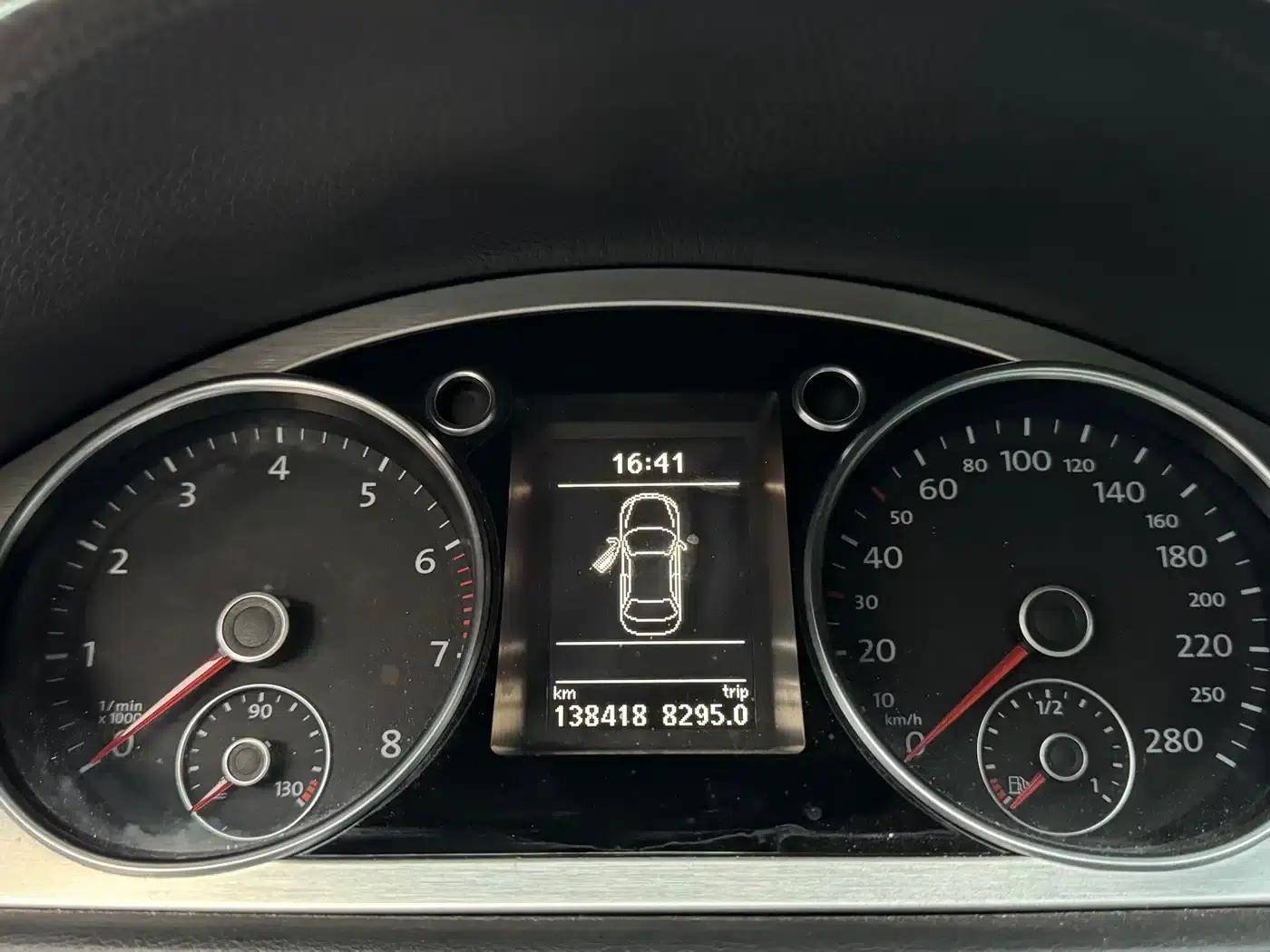 Volkswagen CC 2009 3.6FSI Top-of-the-line version — миниатюра 10