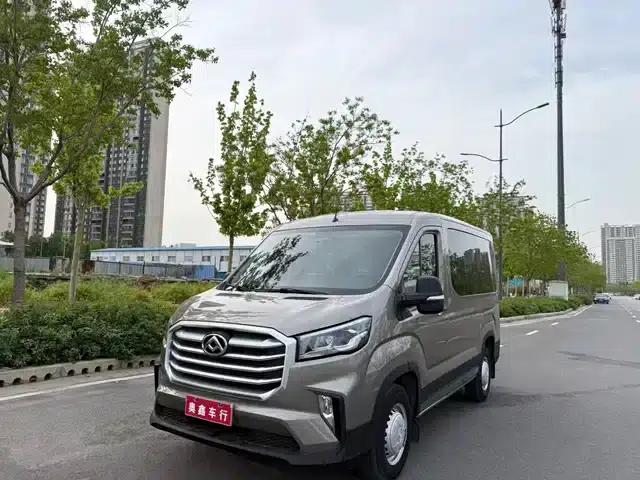 Xintu V90 2022 2.0T Manual Yunjie Front-wheel Drive Short Wheelbase Mid-roof Rear Single Tire 6 Seats