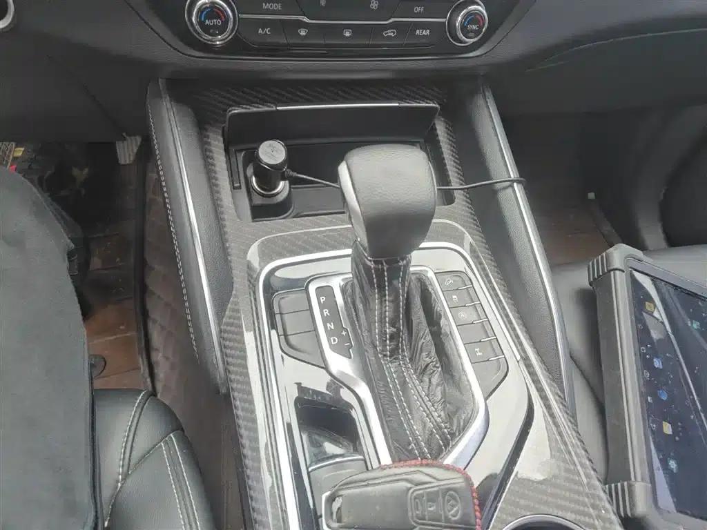 SAIC MAXUS D90 2017 2.0T Automatic 4WD Sirius — миниатюра 10