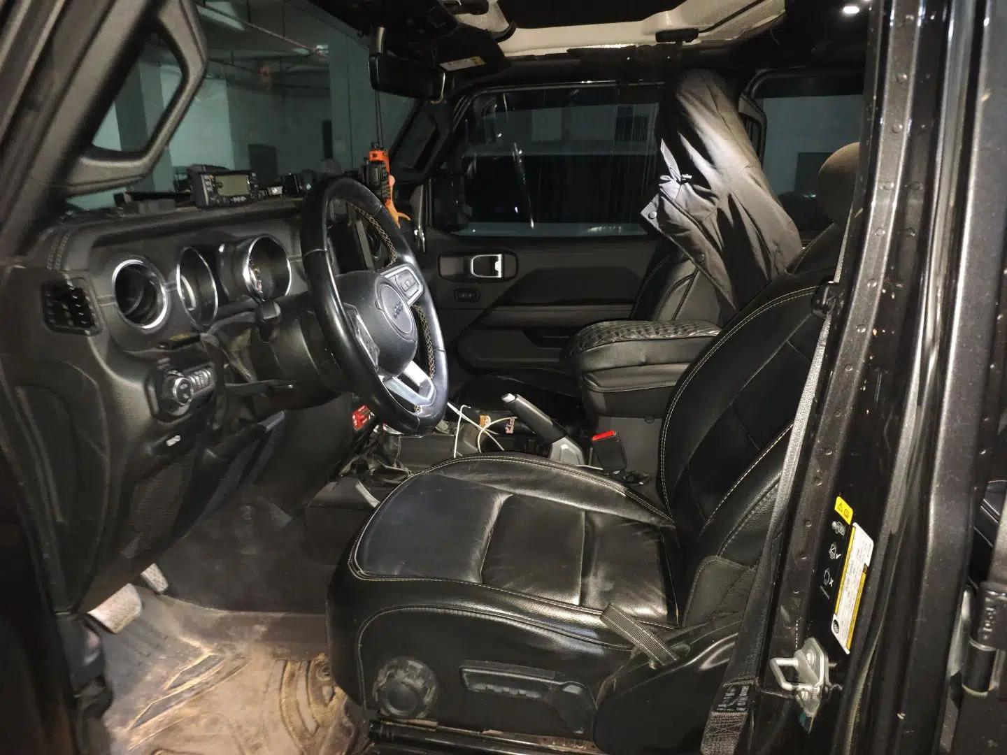 Jeep Gladiator 2022 3.6L Pioneer Edition — миниатюра 16