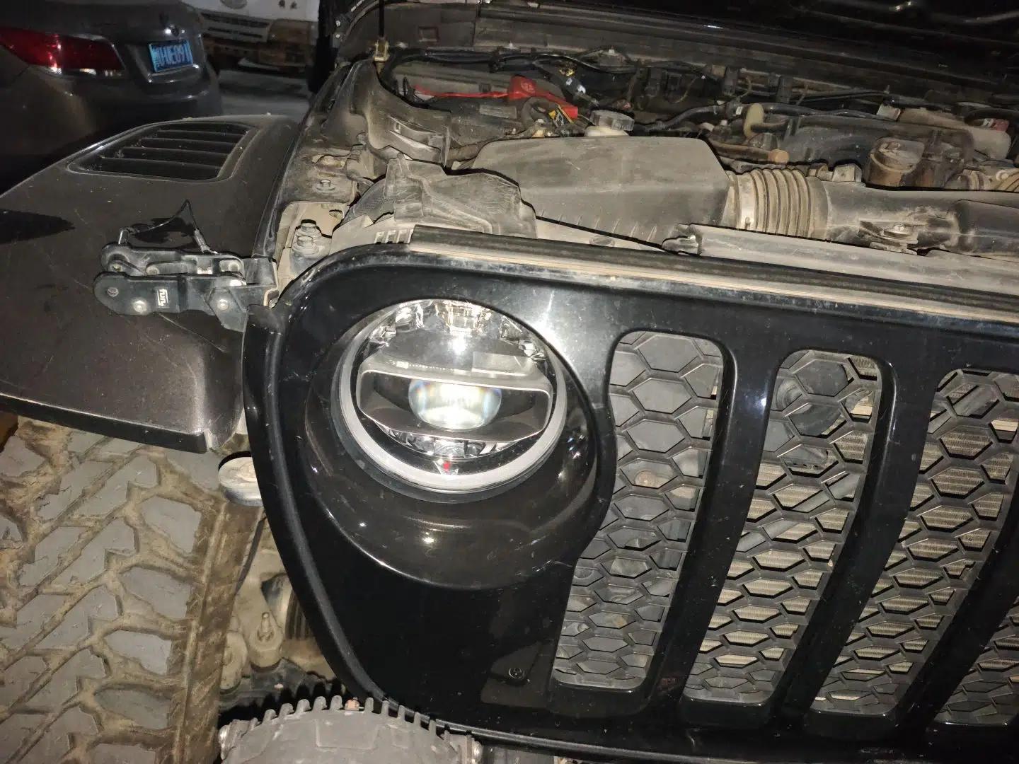 Jeep Gladiator 2022 3.6L Pioneer Edition — миниатюра 7