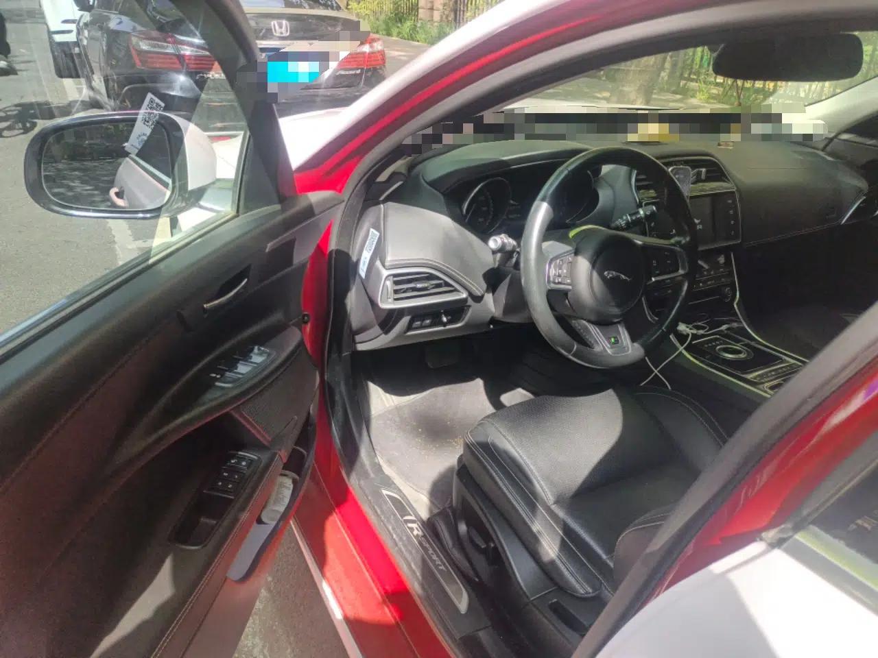 Jaguar XE 2015 2.0T 200 PS R-Sport — миниатюра 17