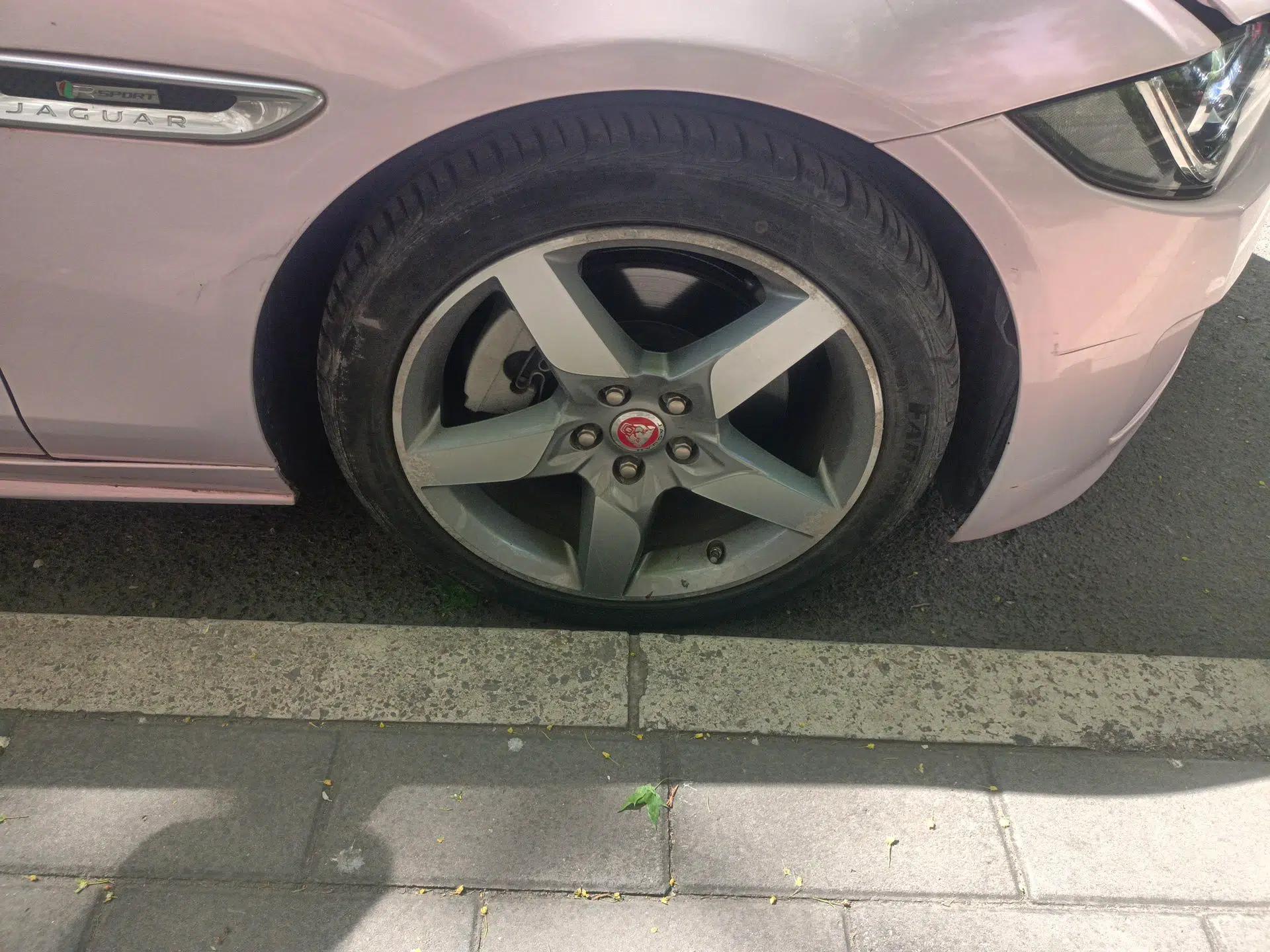 Jaguar XE 2015 2.0T 200 PS R-Sport — миниатюра 8