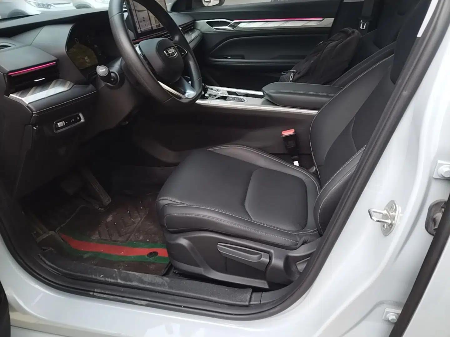 Geely Auto Emgrand L HiP 2024 Longteng Edition 1.5TD-DHT Pro 100KM Superior Model — миниатюра 17
