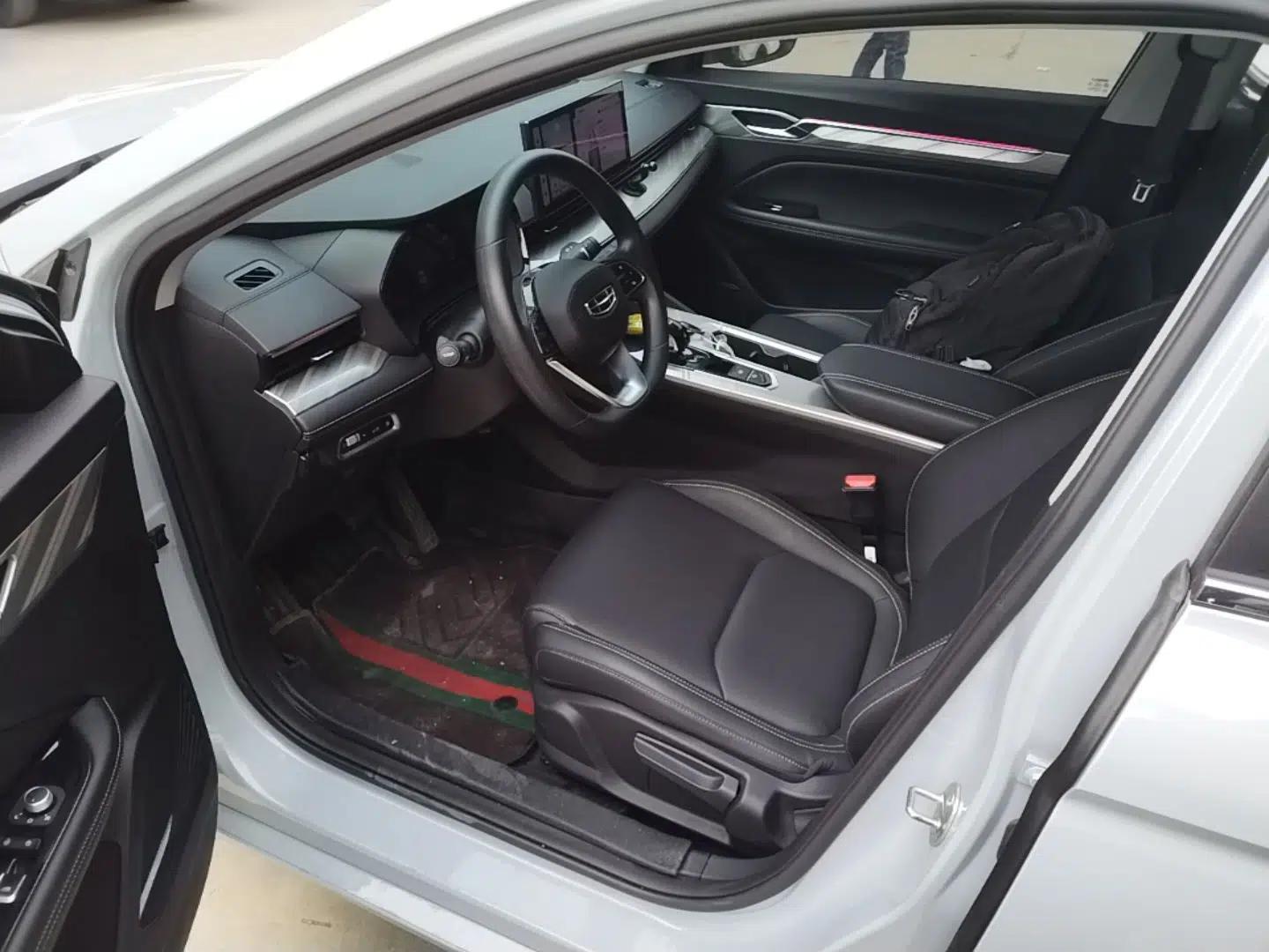 Geely Auto Emgrand L HiP 2024 Longteng Edition 1.5TD-DHT Pro 100KM Superior Model — миниатюра 18
