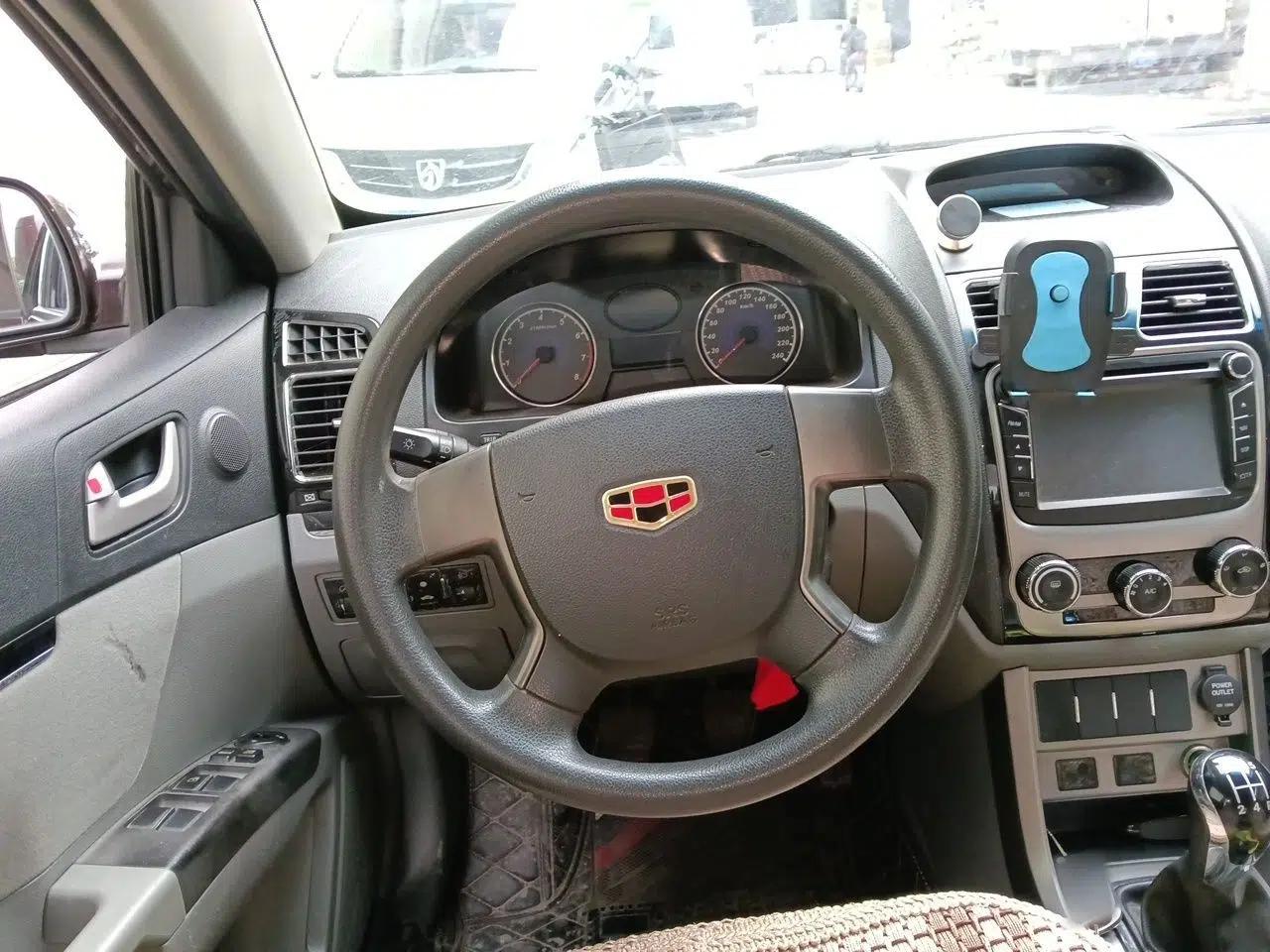 Geely Auto Classic Emgrand 2013 Sedan 1.5L Manual Entry-Level Model — миниатюра 11