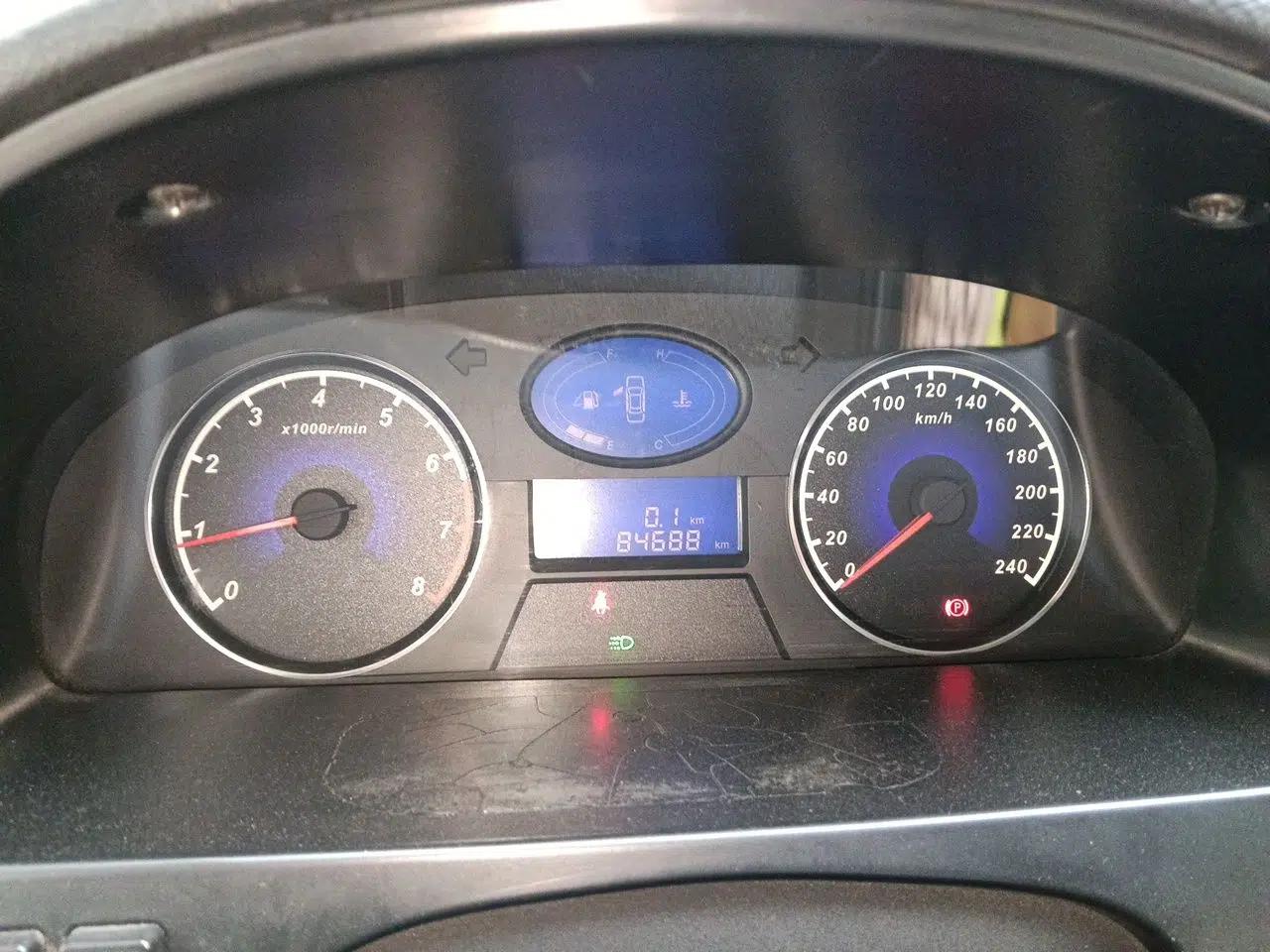 Geely Auto Classic Emgrand 2013 Sedan 1.5L Manual Entry-Level Model — миниатюра 12